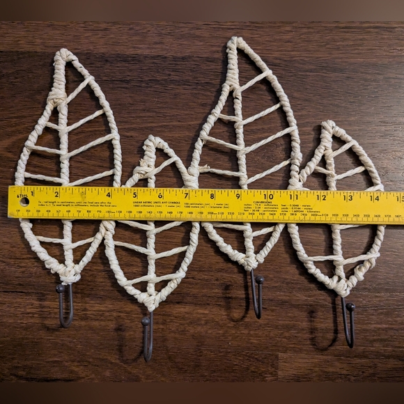 Boho Rattan Leaf Hanging Rack - Picture 3 of 4